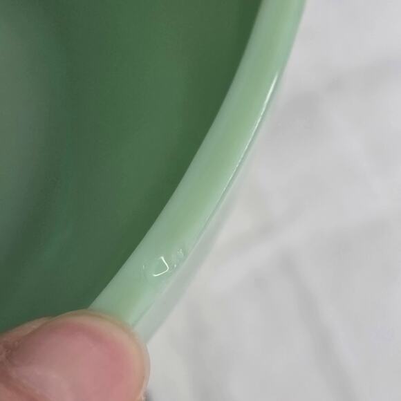 Jadeite Glass Collection Green Glass Mixing Bowl With Handle  1.25 QT - Chipped - Picture 5 of 12